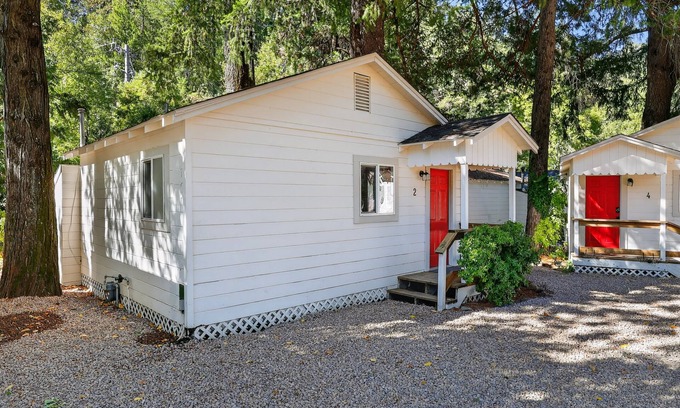 Cobb Apartamento | NEW! Rouge Cobb Mountain Hotel - Cabin 2