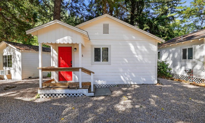 Cobb Apartamento | NEW! Rouge Cobb Mountain Hotel - Cabin 4