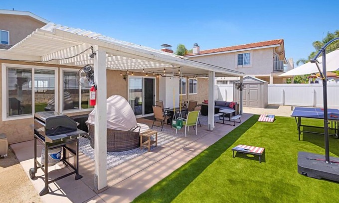 Serra Mesa Casa | NEW San Diego Getaway! 4 Bedroom 3 bath Games BBQ Ping Pong, Corn Hole