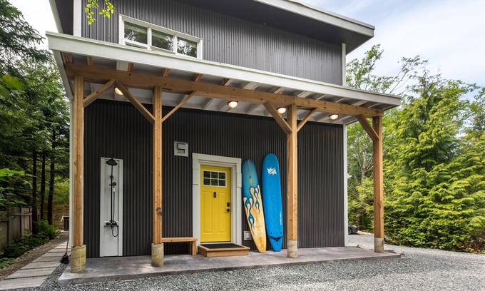 Tofino Casa | NEW-Sea's the Day-N.Chesterman-Hot Tub -OD Shower