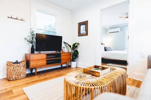 North Carolina Coast Casa | NEW! Seabird Cozy Cottage by Beach, Boardwalk & Lake
