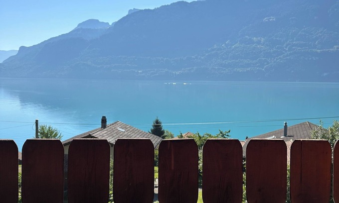 Oberried am Brienzersee Apartamento | NEW! Seepanorama, on the lake, 10 min. to Interlaken