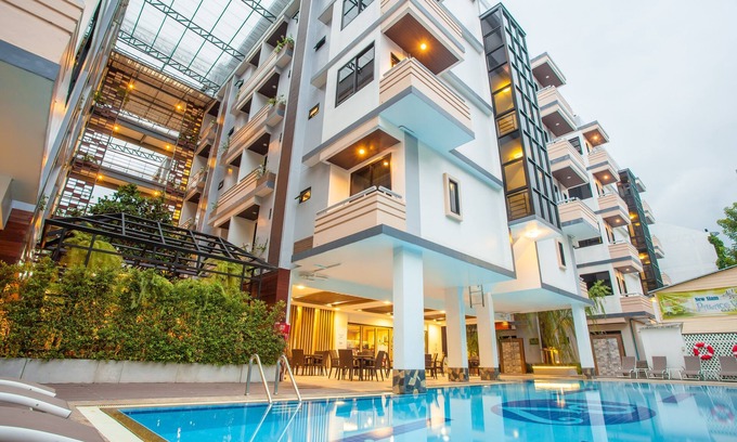 Chana Songkhram Hotel | New Siam Palace Ville