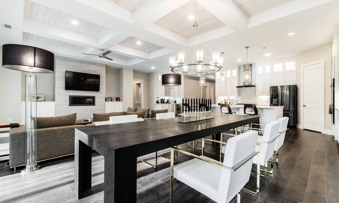 Dallas Casa | New Single Level Ranch Home by Highland Park with Pool