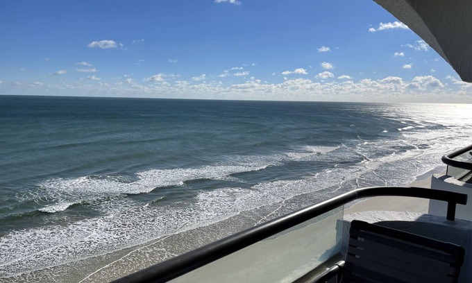 New Smyrna Beach Condominio | #New Smyrna Beach #Pet Friendly Luxury Spacious #Oceanfront Condo