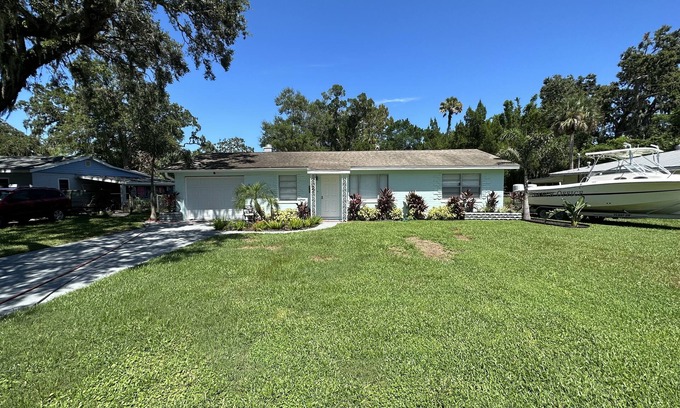 New Smyrna Beach Casa | New Smyrna Beach- 50 Dollar Night Reduction!! Walk to Canal St - Pet Friendly!