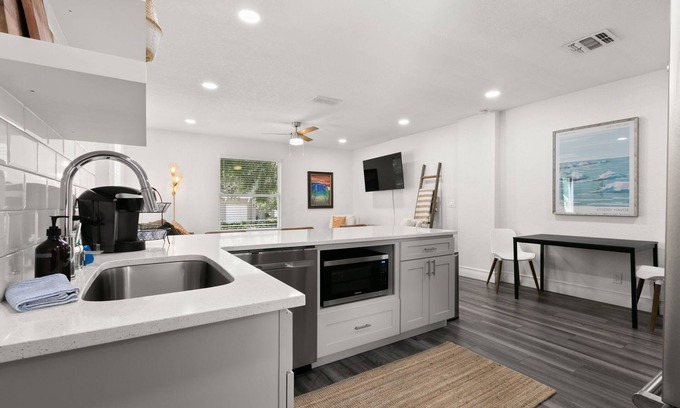 Courier City - Oscawana Casa | NEW Soho Home - Perfect Space for Families
