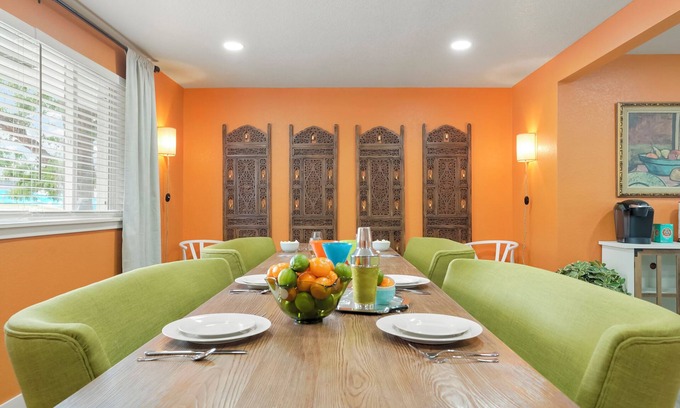 Westminster Casa | New + Spacious 5-bedroom house with hot-tub, games, and much more!