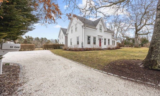 Harwich Center Casa | NEW! Spacious 5 bedroom Estate with Heated Pool in Beautiful Harwich