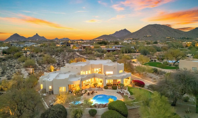 Pinnacle Peak Vistas III Casa | NEW Spacious 6-bedroom 5.5 Bath house in Scottsdale!