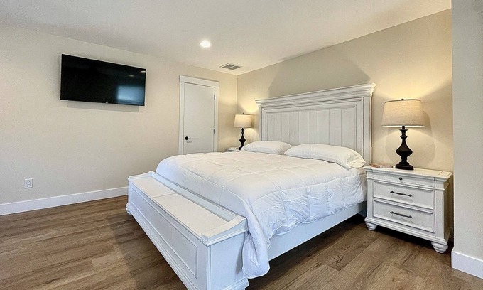 Winona Lake Casa | *NEW*Spacious Retreat in the Heart of Winona Lake