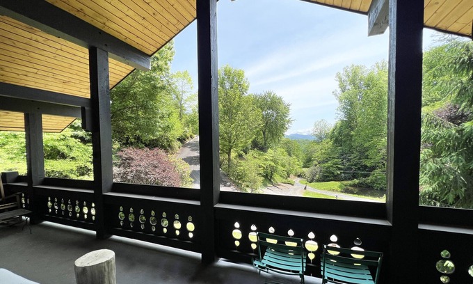 Whittier Chalet De Esquí | NEW! Spectacular Private Retreat - 4bed/4bath Chalet