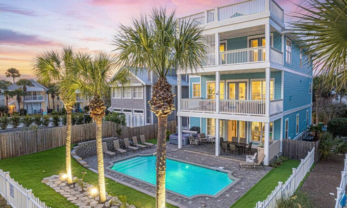 Crystal Beach Casa | NEW/Steps to the Beach/Hot Tub/Pool/Fully Loaded