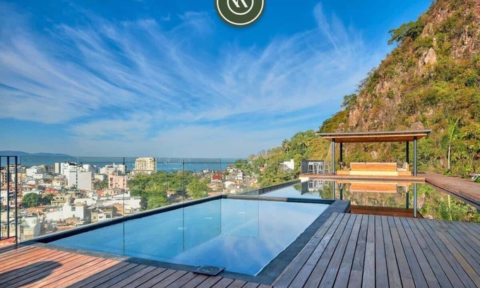 El Caloso Apartamento | New Studio - King Bed - Pool - Jacuzzi - Gym