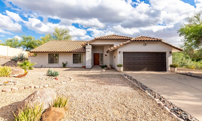 Fountain Hills Casa | NEW Stunning Fountain Hills Home - 3BED/2BA (Sleeps 8 + Foosball Table!)