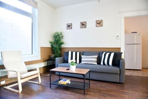 Moose Jaw Apartamento | NEW Stunning Large Gorgeous Space Downtown Parking Coffee