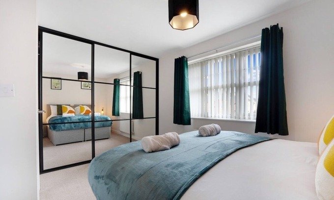Thornaby On Tees Casa | New! Stylish 2-Bed Home in Nevis Walk, Sleeps 6!