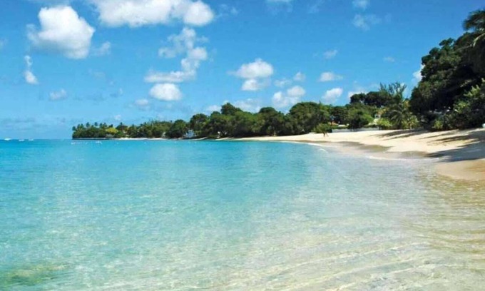 Gibbes Apartamento | New Stylish 3BR, Walk to Beach! Pool