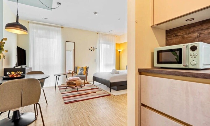 Hollerich Apartamento | New Stylish Apt w/ Free Parking & Equipped Kitchen