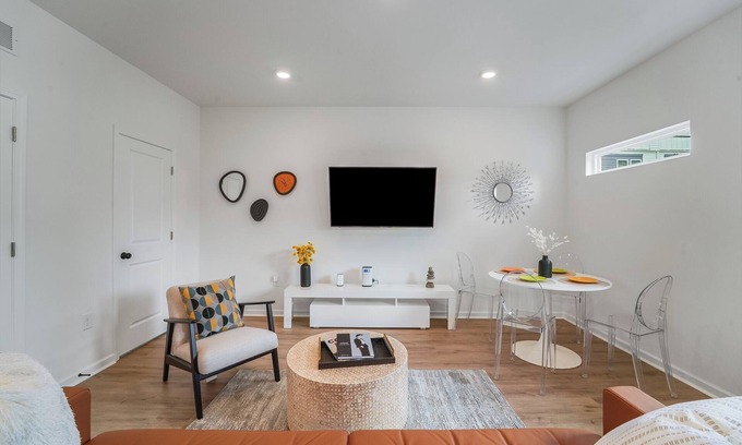 Cotswold Casa | New Stylish Townhome in Cotswold with Ensuite Baths, Chef's Kitchen & EV Charger
