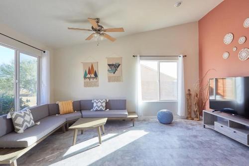 Joshua Tree Casa | New Stylist Cottage Pool Hot Tub JoshuaTree
