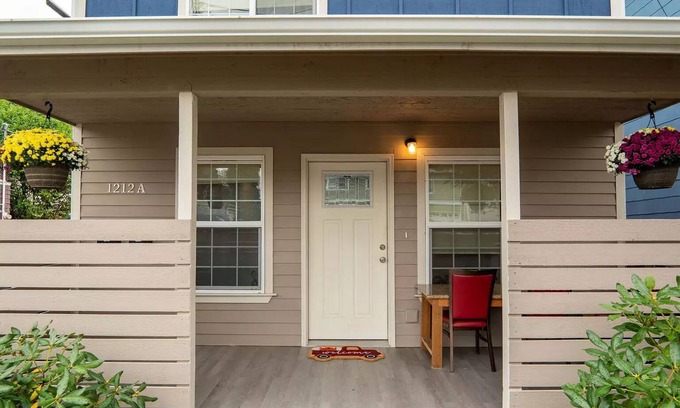 Hilltop Casa | New Tacoma Home Near Hospitals and Downtown