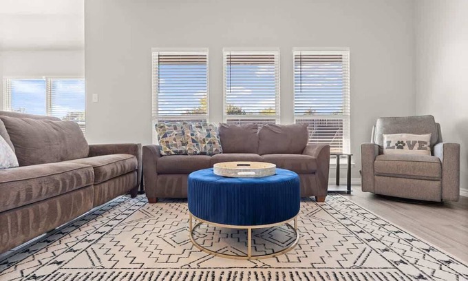 Temple Casa | Baylor Scott & White House | 6 Beds | EV Charger + Fast Wi-Fi