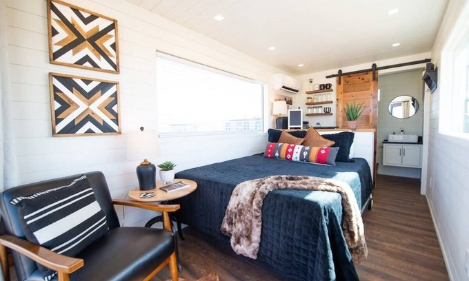 Alpine Casa | New! The Buffalo-Shipping Container in Alpine