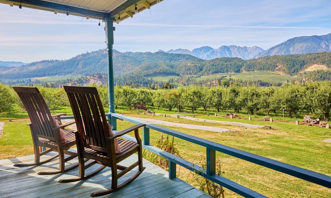 Peshastin Casa | *NEW* The Holiday House - A Dreamy Farmhouse