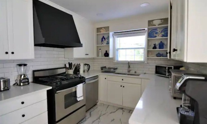 Pasadena Casa | NEW! The Indoor Pool House.