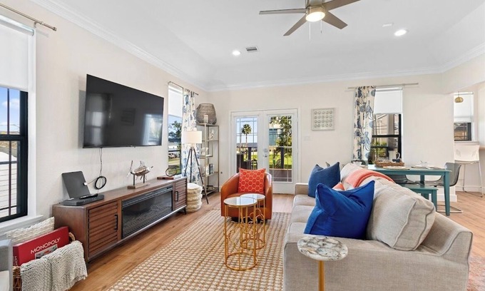 Clear Lake Shores Casa | NEW! The Kipp House! Luxury home walking distance to Boardwalk!