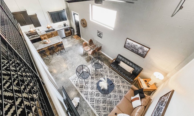Mountain Home Apartamento | NEW! The Lofts - Industrial/modern loft within walking distance to downtown!