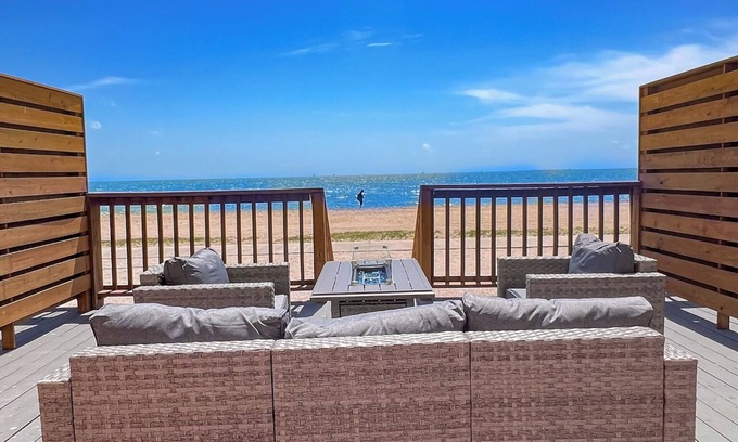 North Beach Apartamento | NEW! The Shipwreck Studio