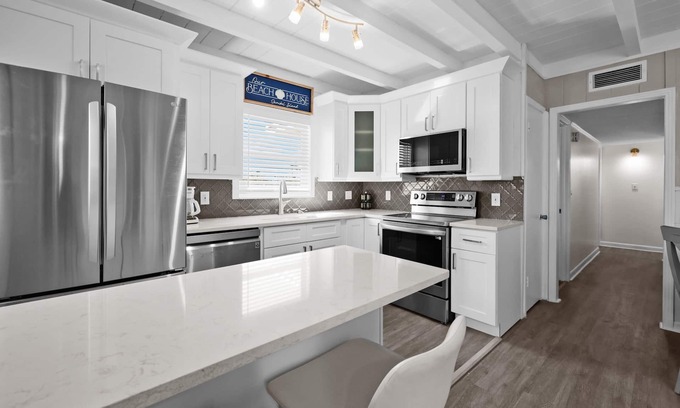 Iona Villa | Three Miles from the beaches