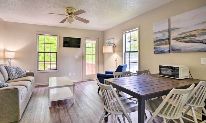 Winchester Cabina | Tims Ford Lake Cabin: Charcoal Grill & Marina