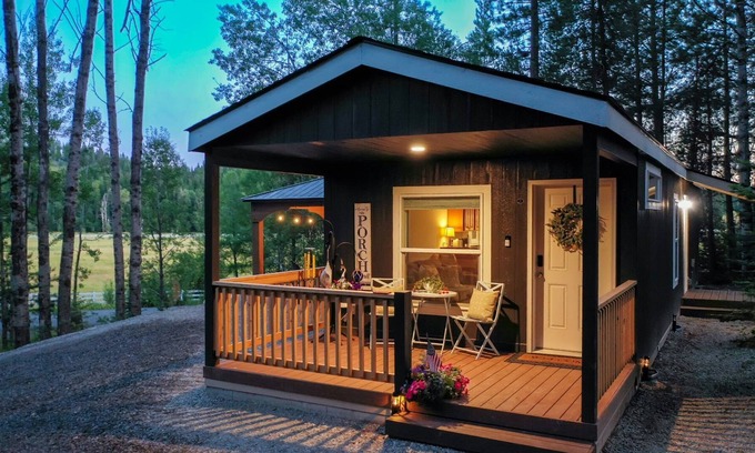 Hayden Casa | New tiny cabin: fire pit & cabana