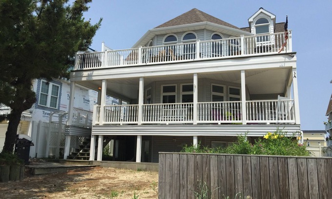 Rehoboth by the Sea Condominio | New to Market, Ocean View at Beach Access