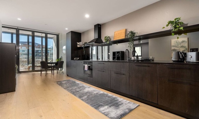 Kingston Apartamento | New to VRBO: Comfy 2BA/2BR Kingston Foreshore Apartment