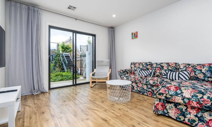 Lawson Apartamento | New to VRBO: Light Filled 2BR/2BA Townhouse