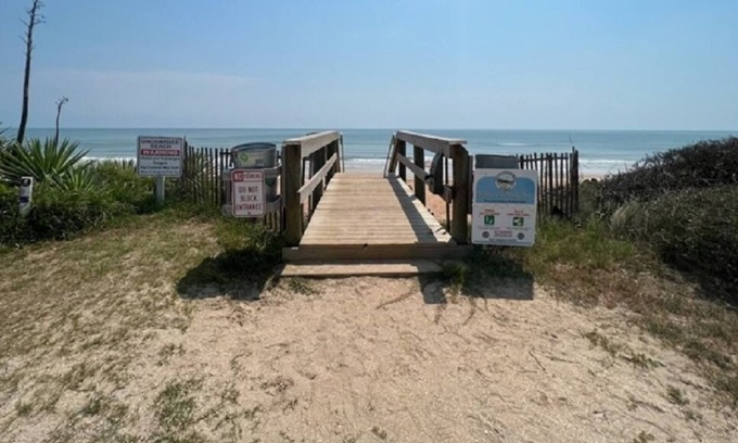 Flagler Beach Casa | *New to VRBO*Salty Zen Beach Retreat*5 min walk to Beach!10 min to Town
