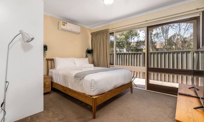 Garran Casa | NEW TO VRBO: Stylish Furnished Home Close to Woden Centre