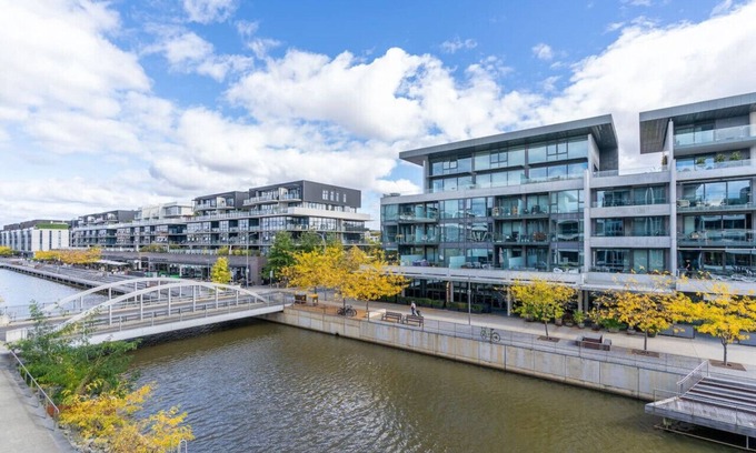 Barton Apartamento | New to VRBO: Superbly Convenient Lakefront View Apt