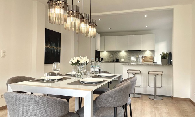 Gross Buchholz Casa | NEW: Top vacation home in Hanover, 120 sqm - modern, quiet. Close to the trade fair & city center.