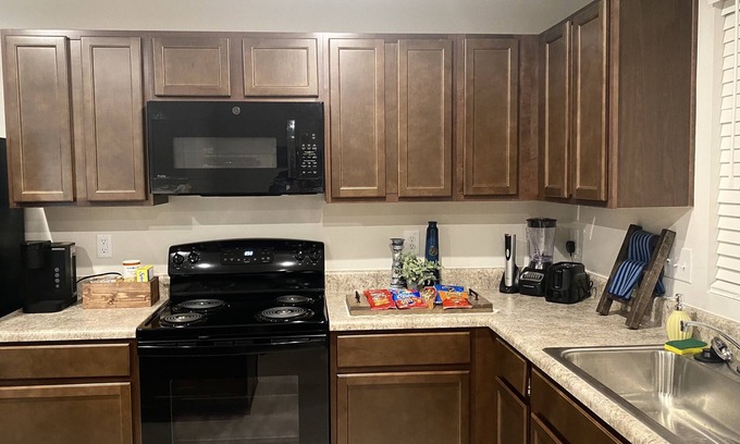 Durham Casa | New Townhome beautiful & cozy 3br