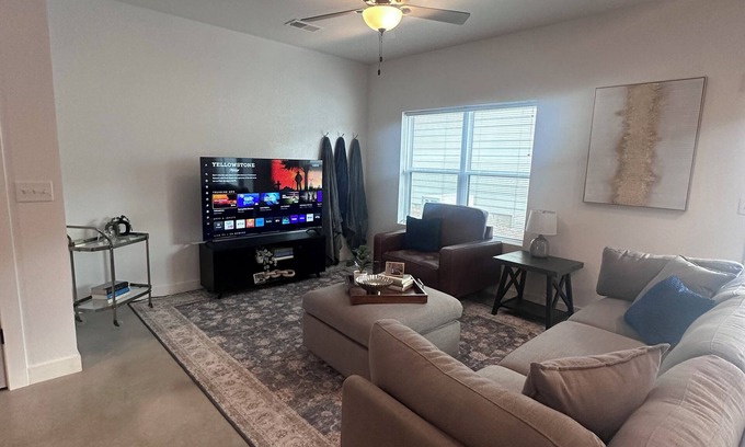 Quincy Casa | New Townhome in the Gem City!
