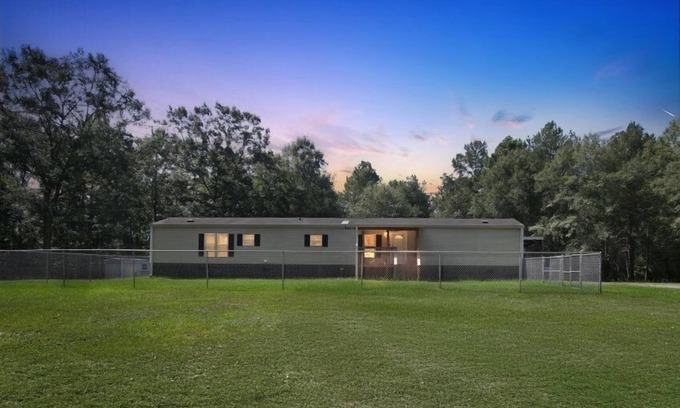Calhoun Casa | NEW! Tranquil Country Retreat Surrounded by Nature