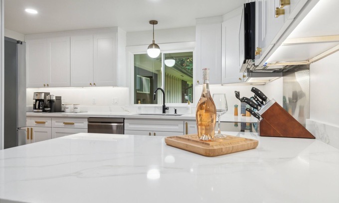 Bainbridge Island Casa | NEW! Tranquil Waterfront Escape with Harbor Views