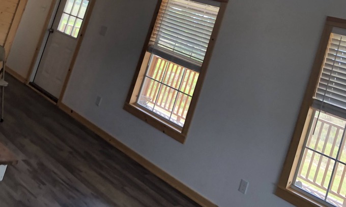 New Ulm Cabina | New Ulm Country Cottage /Spacious Tiny home