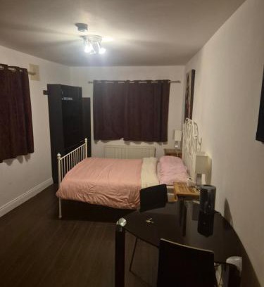 Dublin Casa | New Unique room beside Tramline