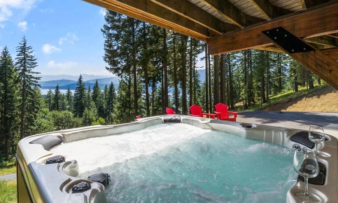 Cle Elum Casa | NEW! Views of CLE ELUM LAKE/MTN*NR*Suncadia* HOTTUB